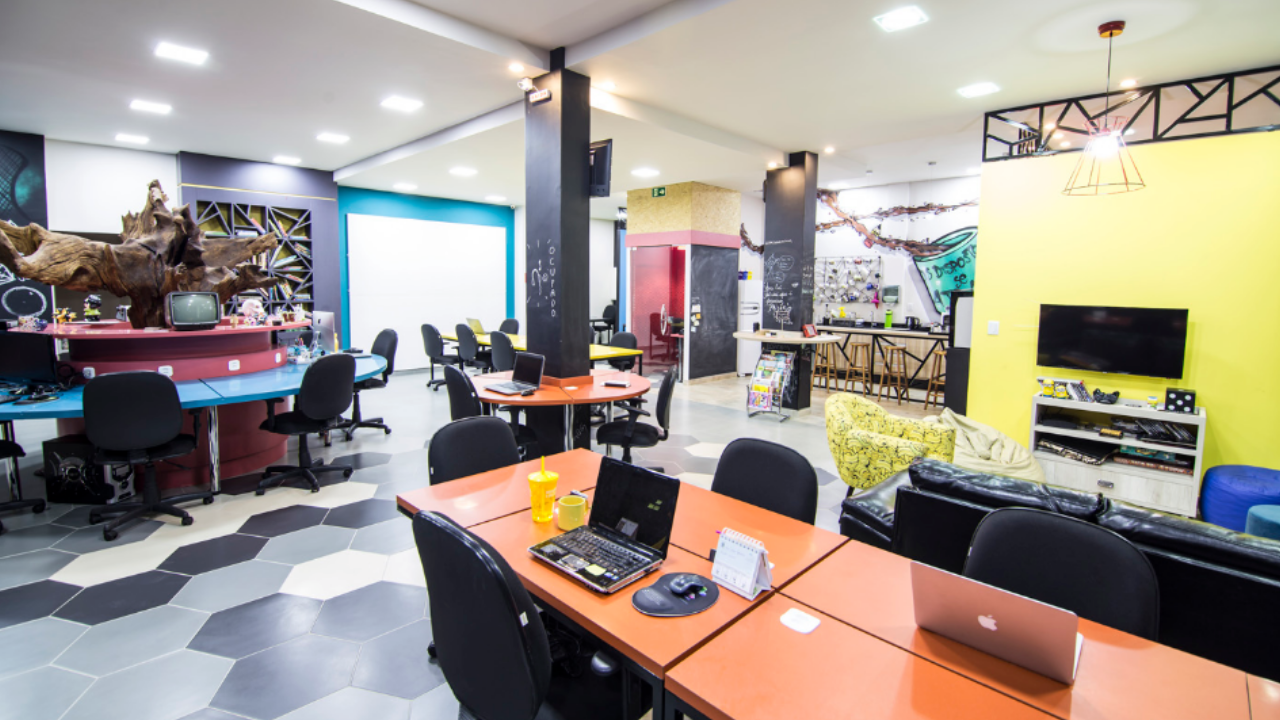 Daily Digest   A   T