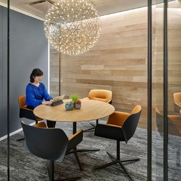 Huddle rooms for small meetings or heads down work (Image: UVA HR – © Halkin Mason Photography 2020)