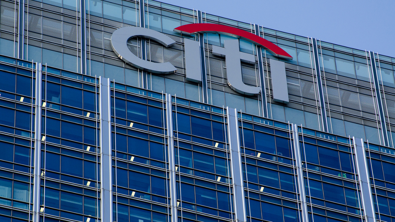 Citigroup Will Adopt Hybrid