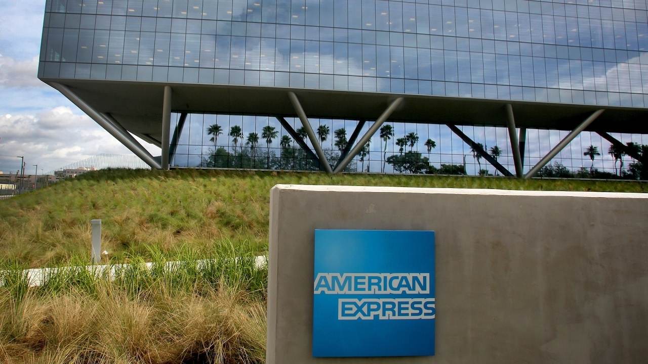 American Express To Adopt Hybrid Work Policy