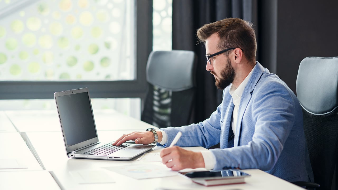 Venture X Teams Up With Standing Desk Company