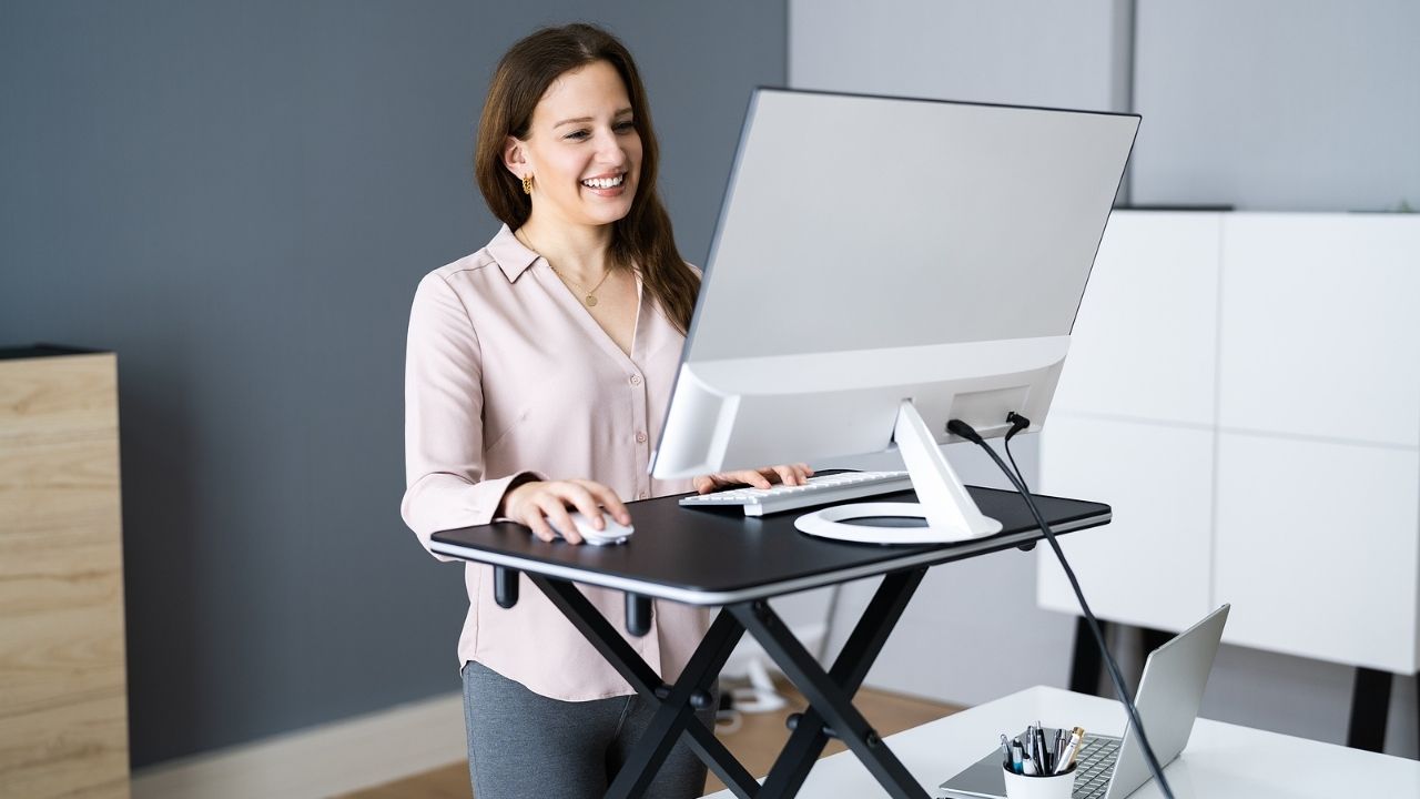 10 Best Standing Desks for the Hybrid Workplace