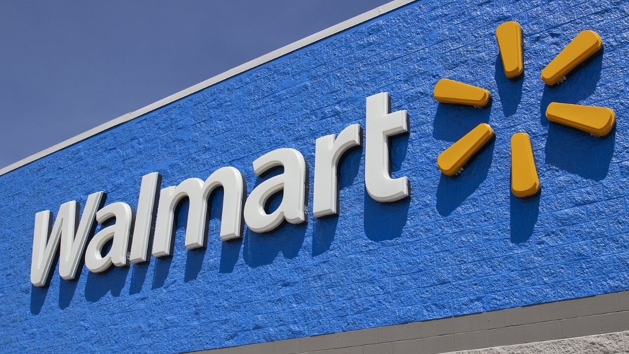 Walmart Corporate Employees Will Return To The Office Next Month (1)