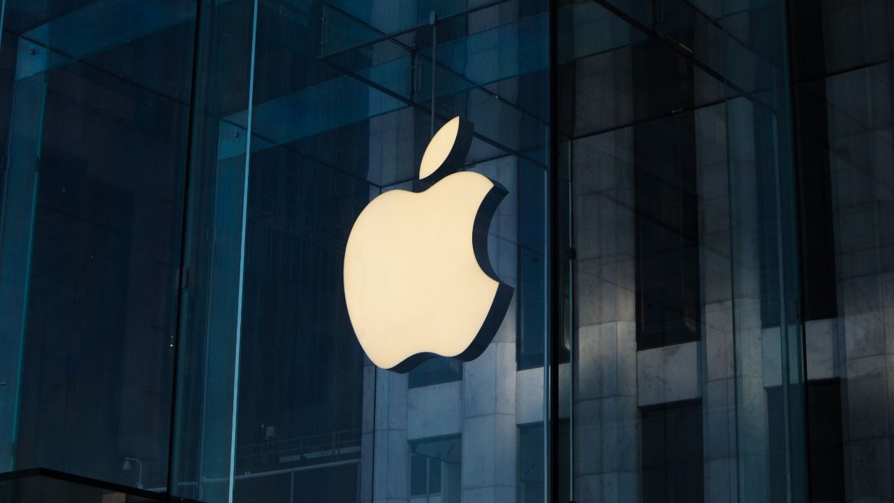 Apple To Require Store And Corporate Workers To Receive Booster Shot