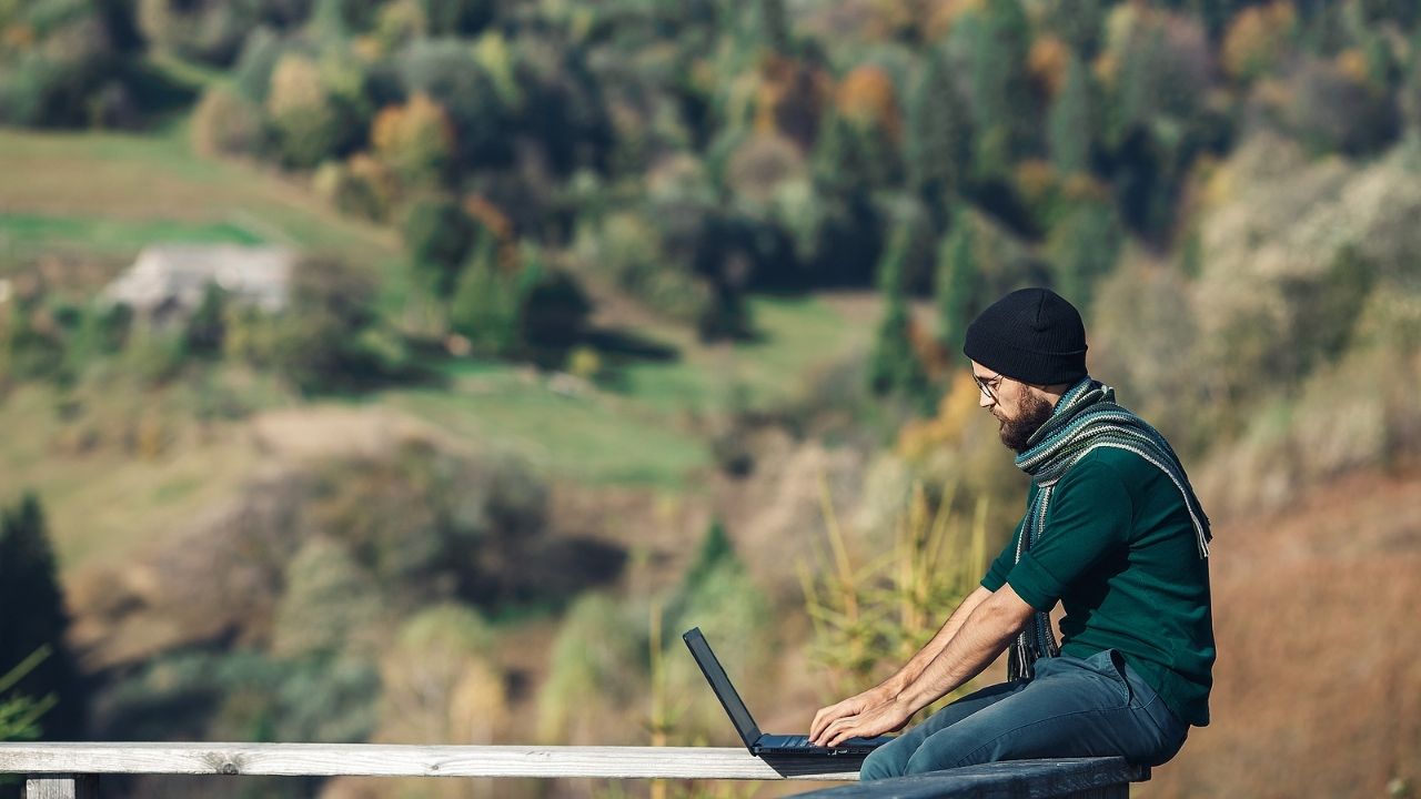 Here What You Need To Consider Before Adopting A Digital Nomad Lifestyle