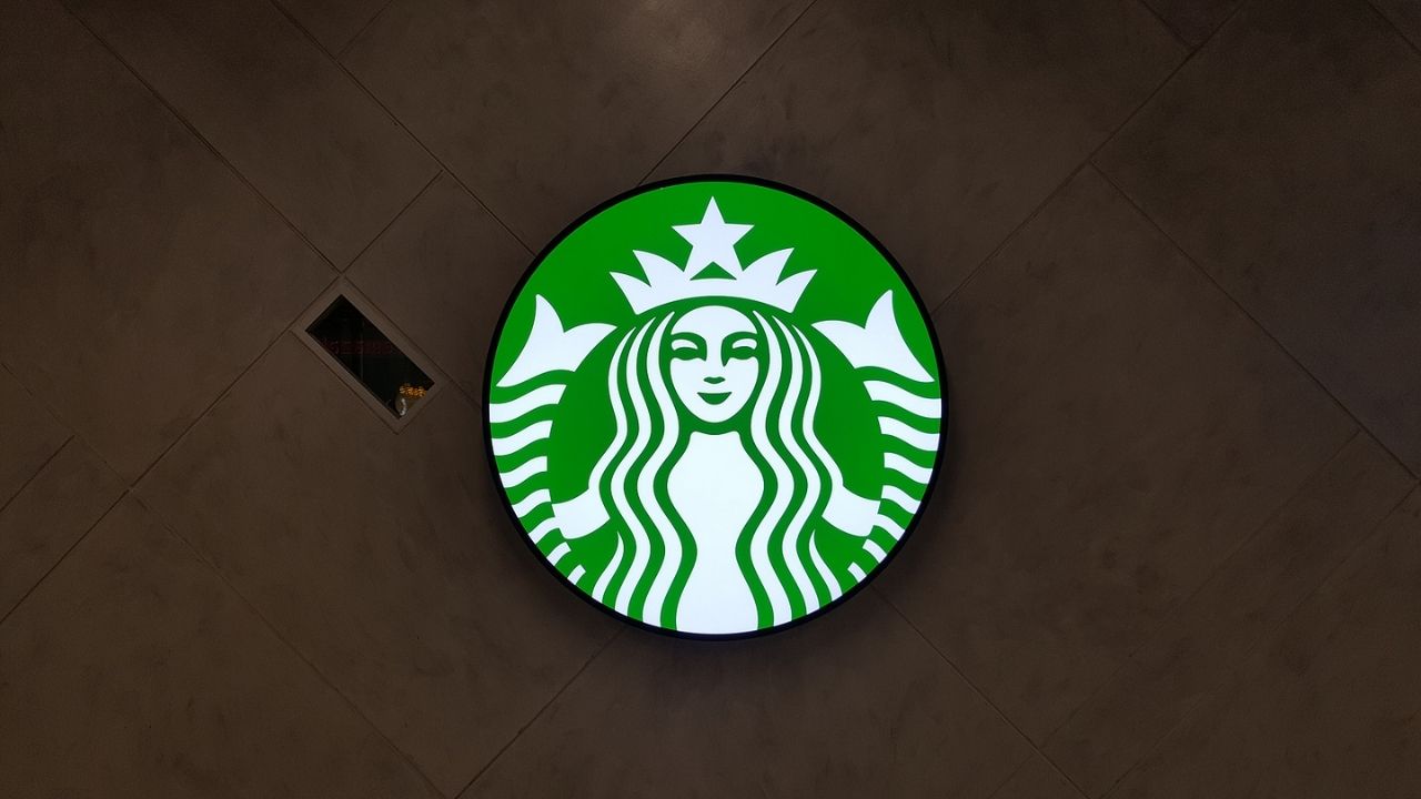 Starbucks To Implement A New Vaccine Mandate