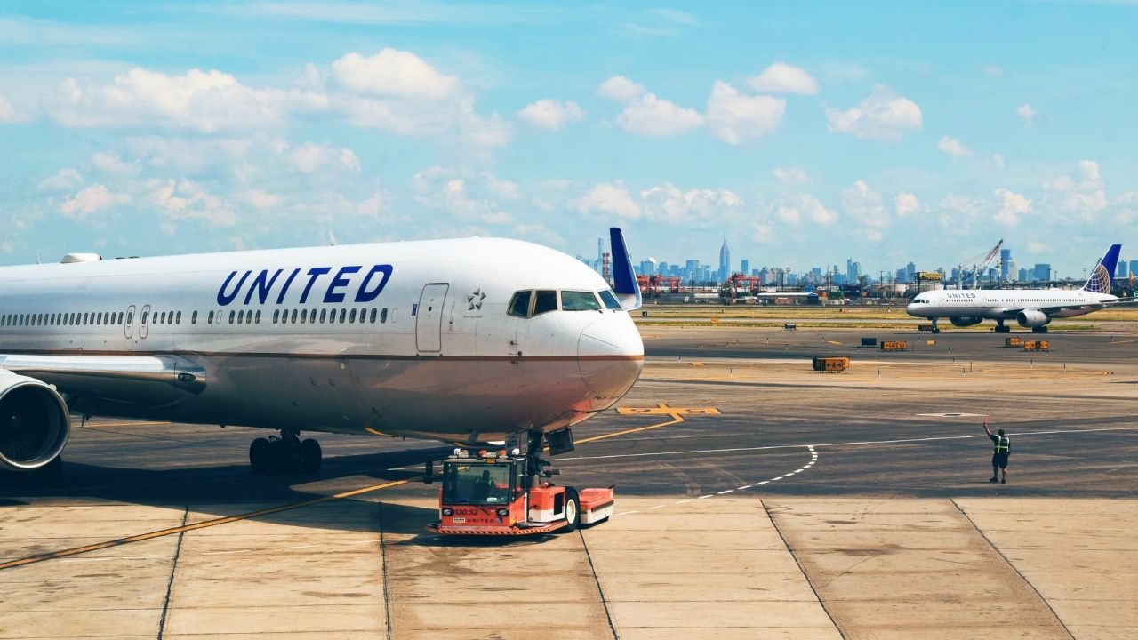 United Airlines Forced To Cut January Schedule Due To Covid