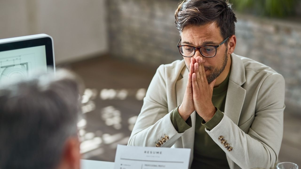 Here Are 7 Signs That You Should Pass Up A Job Offer