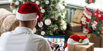 How to Throw A Virtual Holiday Party Employees Will Want to Attend