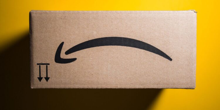 Amazon To Close Three Warehouses In The UK