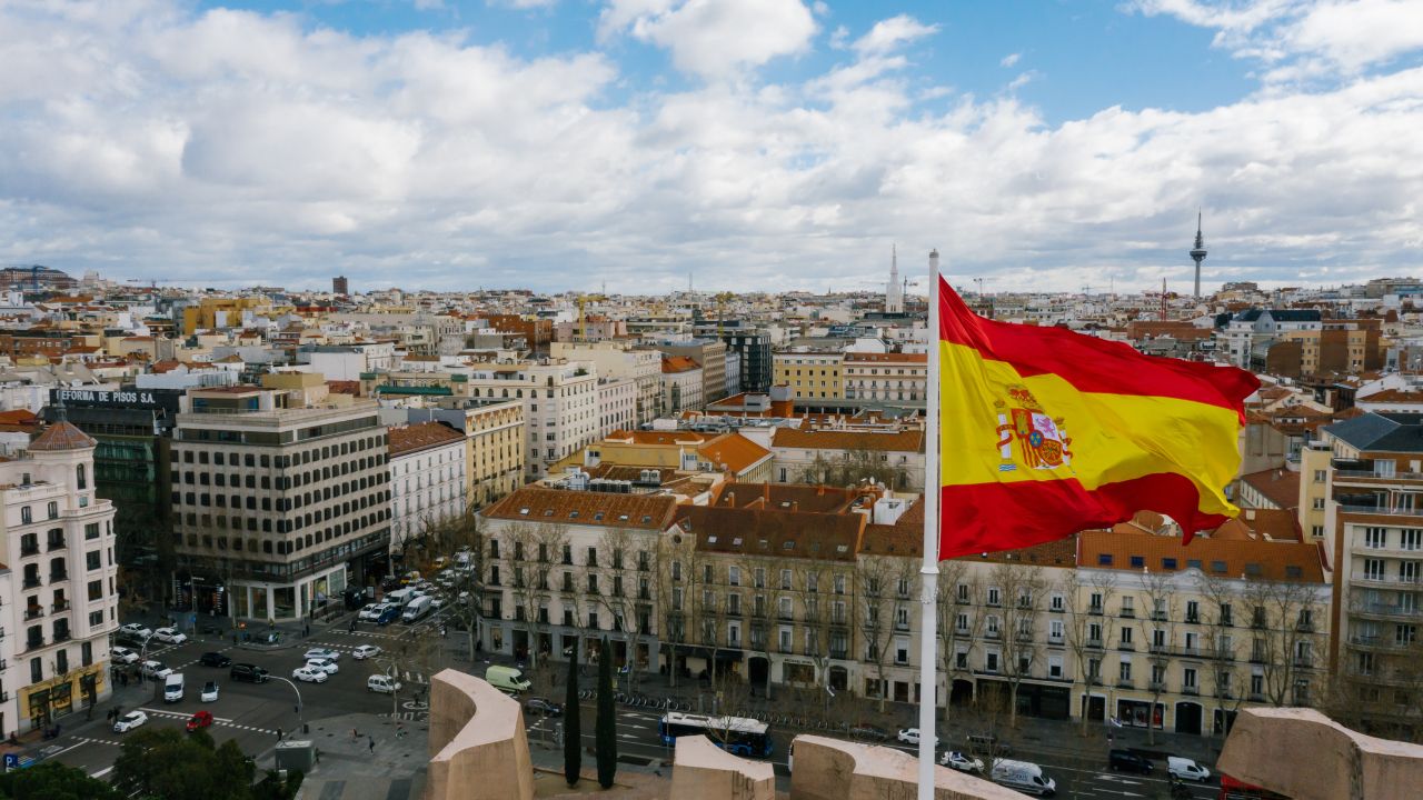 España toma medidas enérgicas contra los nómadas digitales que evaden impuestos