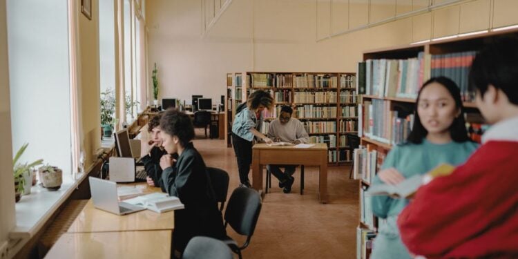 Libraries Continue to Evolve into Coworking Centers