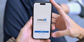 Despite Growing Member Base, LinkedIn Joins Tech Giants in Major Layoffs