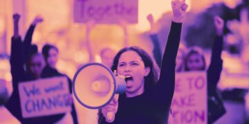 Icelandic Women Strike Against Gender Injustice in the Workforce