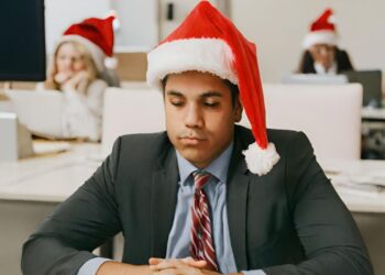 4 (Not Grinchy) Strategies To Beat The Holiday Productivity Slump