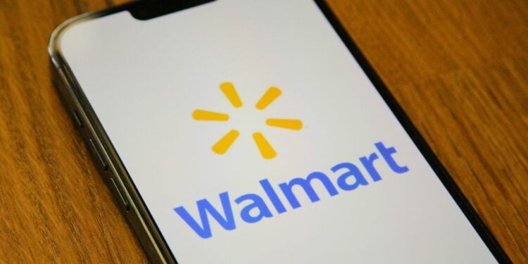 Walmart Announces Bonus Program for 700,000 Hourly Workers