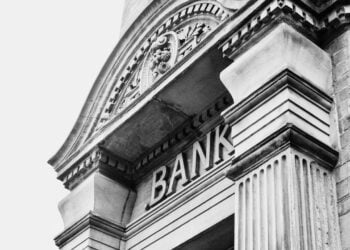 Banks Pivot Strategies on CRE Loans, Bracing For Worst-case Scenarios