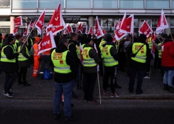 German Unions Demand 8% Pay Rise For 2.5 Million Public Sector Workers