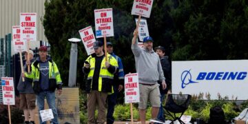 Boeing Workers Vote On Wage Agreement That May Resolve Strike