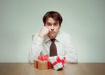 A Bleak Christmas The Dwindling Tradition of Holiday Bonuses