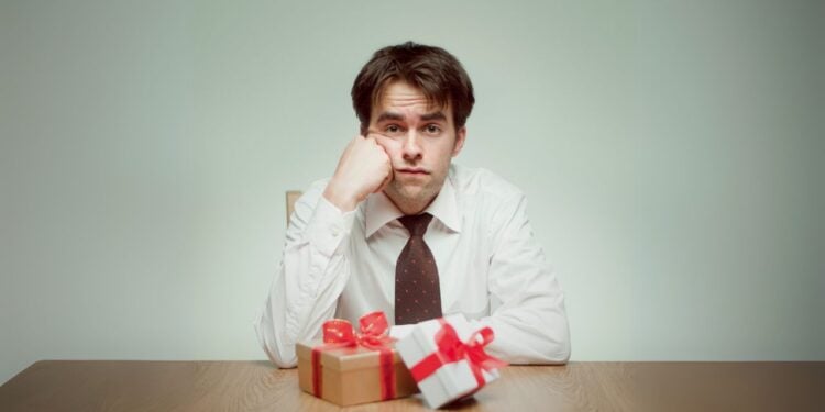 A Bleak Christmas The Dwindling Tradition of Holiday Bonuses