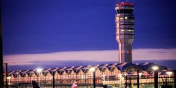 FAA Steps Up Hiring, Offers 30% Salary Boost To Attract New Air Traffic Controllers