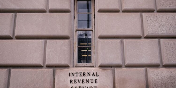 IRS Fires 6,000 Workers During Peak Tax Season Under Trump’s Direction