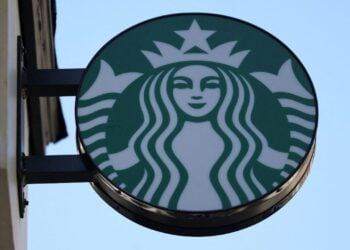 Starbucks Slashes 1,100 Corporate Jobs to Boost Efficiency