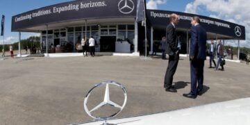 Mercedes-Benz Announces Job Cuts, Lower Pay Increases