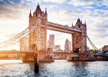 London Office Shortage Stalls BlackRock Expansion Plans