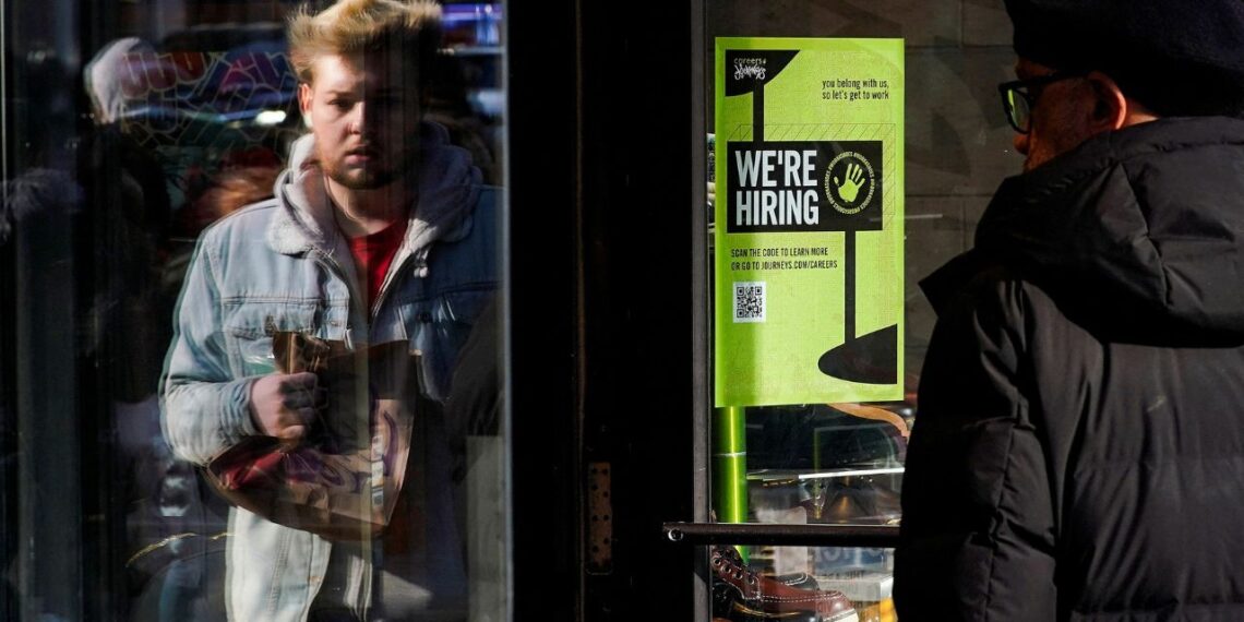 U.S. March Private Payrolls Growth Beat Expectations, ADP Report Shows