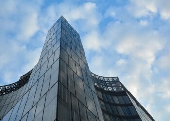 Class A Office Values Down 40% Since 2020—Yet Investors Eye a Market Bottom