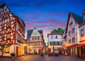 Germany Told To Mobilize Women And Older Workers Amid Labor Crunch