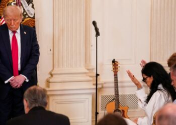 Federal Workers Can Promote Religion at Work, Trump Policy Says