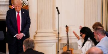 Federal Workers Can Promote Religion at Work, Trump Policy Says