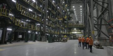 New Fed Analysis Warns Trump's Tariffs Could Shrink U.S. Workforce And Real Income