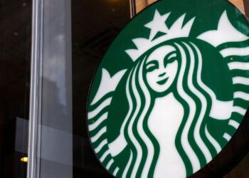 Starbucks CEO Escalates Return-to-Office Push, Orders 4 In-Office Days And Expands Relocation Requirements