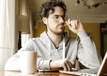 90% Of Workers Are Now Using Chatbots As Part Of Booming Shadow AI Economy