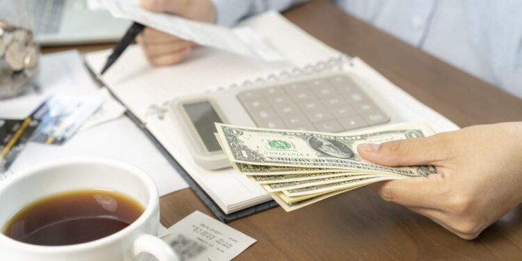 Bartenders And Baristas Beating White Collar Workers In Wage Growth As AI Guts Desk Jobs