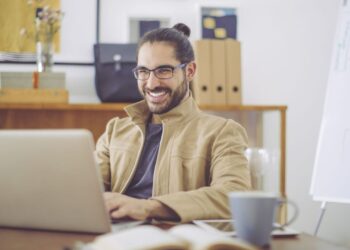 Gen Z Embraces ‘Career Minimalism,’ Trading The Corporate Ladder For A Flexible ‘Lily Pad’ Approach