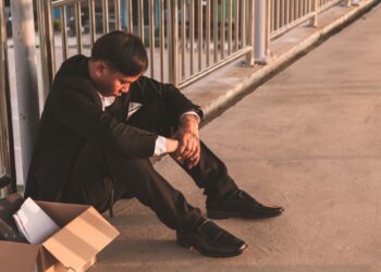 Half Of Job Seekers Submit 50+ Applications After Layoffs, Report Finds