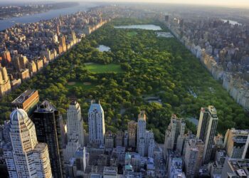 Manhattan's Flexible Office Market Declines For The First Time