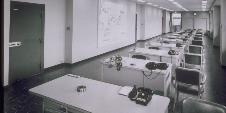 New Survey Finds Majority Of Employees Believe AI Will End The Office Era