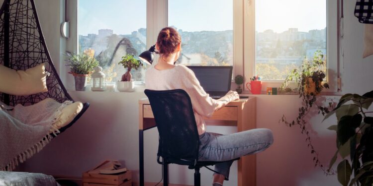 Remote Work Cuts Time At The Desk Without Hurting Productivity, Gallup Finds
