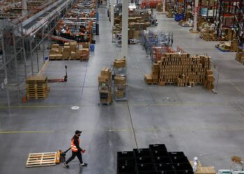 Tariff Turmoil Accelerating AI Adoption Across Manufacturing Workforces