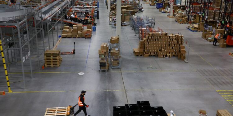 Tariff Turmoil Accelerating AI Adoption Across Manufacturing Workforces