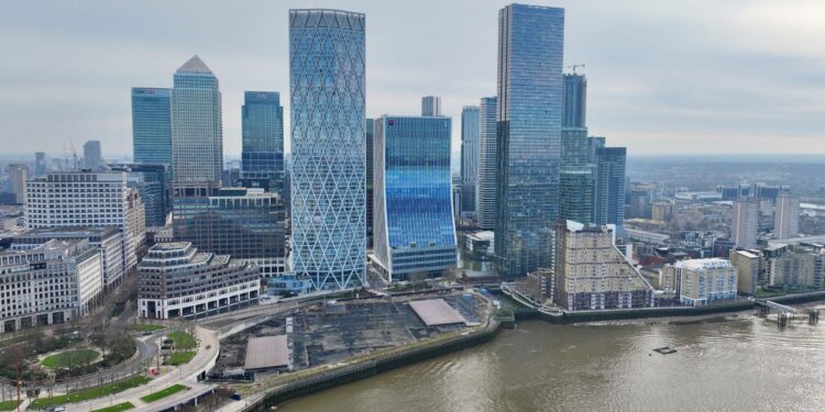 U.K. Job Market Weakens As Recruitment Plans Hit Four-Year Low