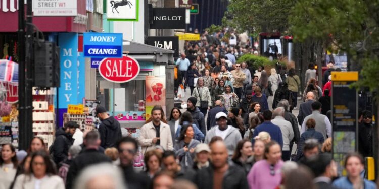 U.K. Minimum Wage Forecast To Rise 4.1% In 2026 As Wage Growth Accelerates