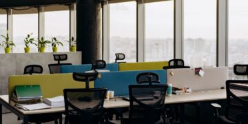 U.S. Office Vacancies Hit Record 20.7% Amid Remote Work Surge