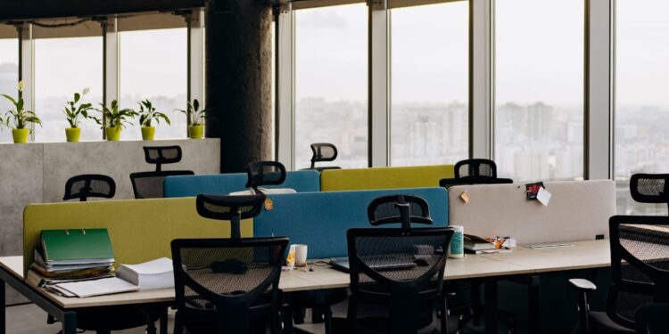 U.S. Office Vacancies Hit Record 20.7% Amid Remote Work Surge